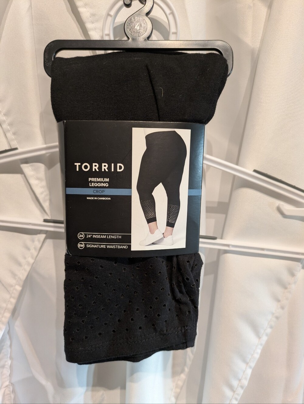 E3 Torrid Premium Leggings Black Laser Cut Dot Crop NWT Size 4